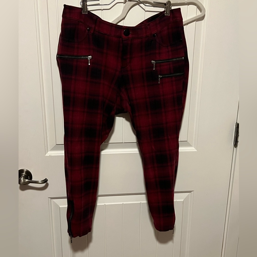 Torrid Ponte pants with zippers